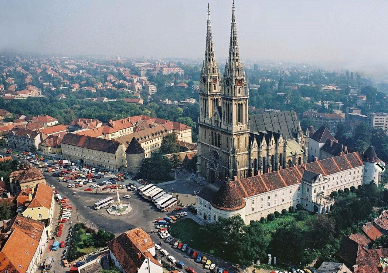 Gm Apartment, Free Private Parking Zagreb Bagian luar foto