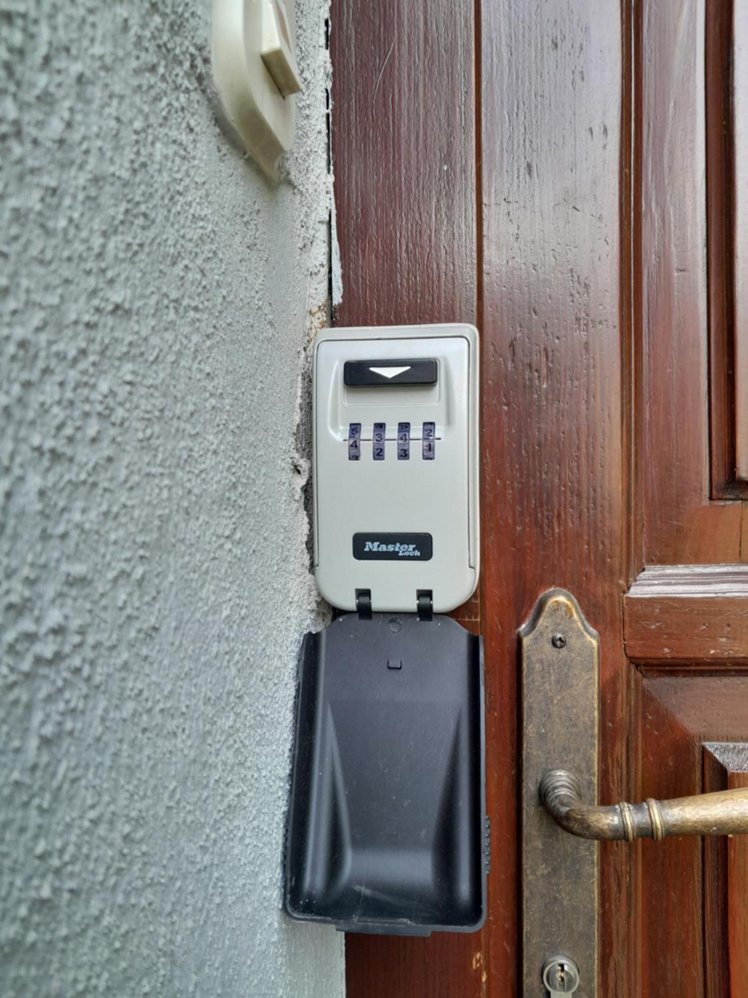 Gm Apartment, Free Private Parking Zagreb Bagian luar foto
